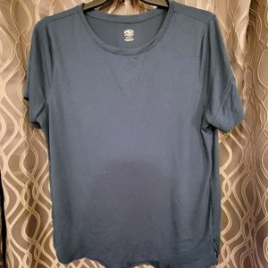 Athletic works workout shirt. Size XL.